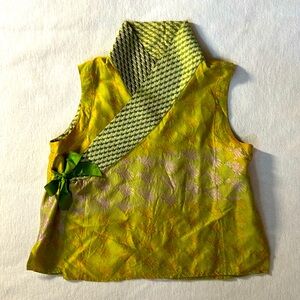Dosa 100% silk jacquard wrap top in gold/green size 3